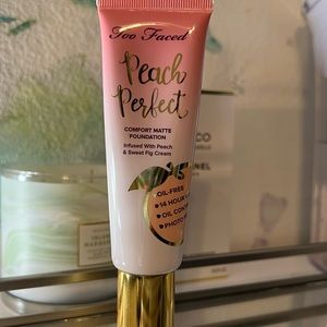 Too Faced Peach Perfect Comfort Matte Foundation – Peaches and Cream Collection